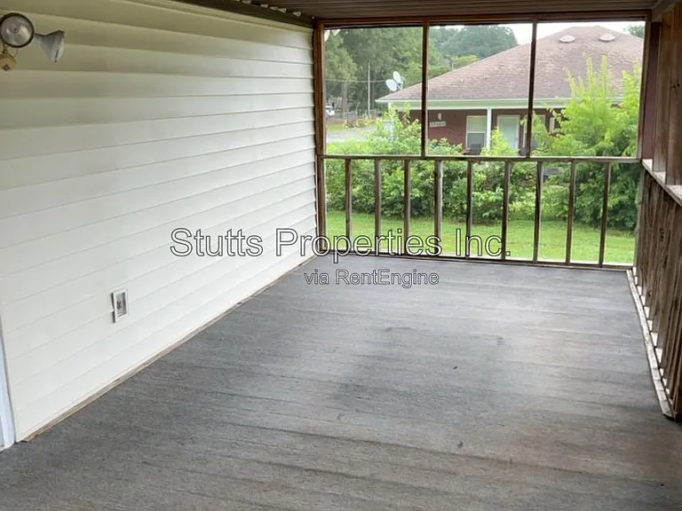 906 King Ave — Photo 7