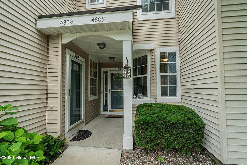 3rd image of 4803 S Foxwood Drive