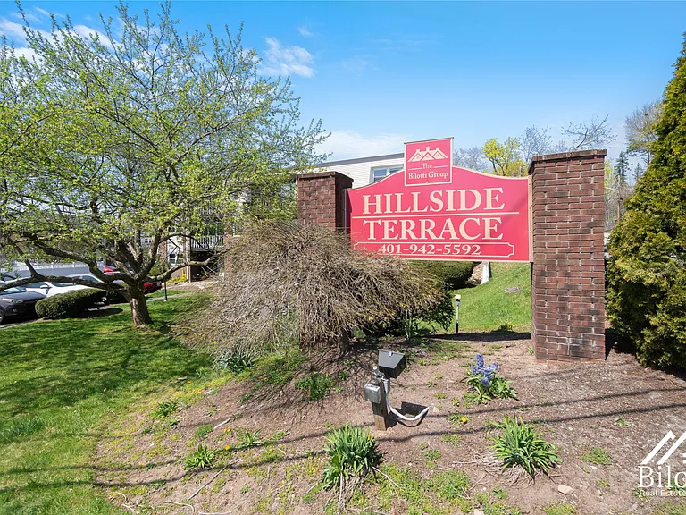 Hillside Terrace Apartments — Photo 11