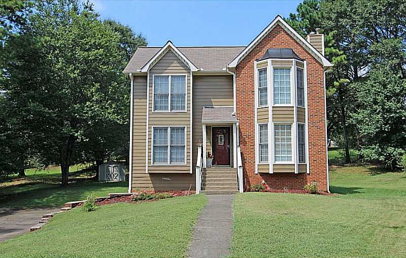 1st image of 31 Louise Ct NW