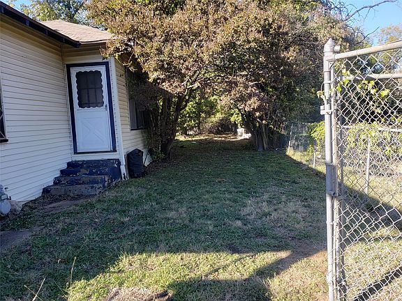 4th image of 1475 E Morphy St