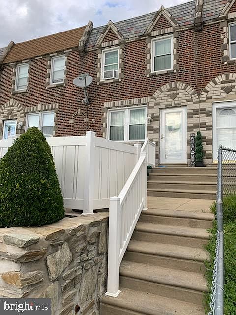 1st image of 3027 Devereaux Ave