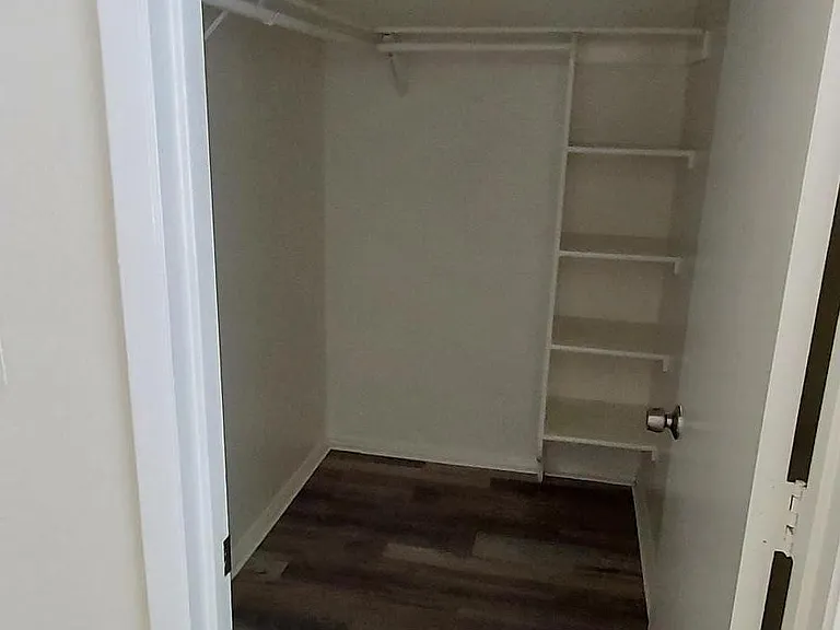 2750 Akard Ave — Photo 3