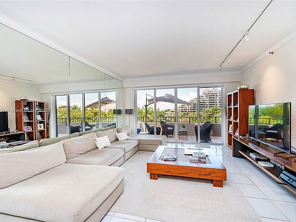 4th image of 201 Crandon Blvd APT 308