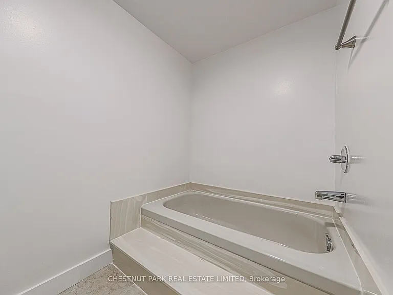 131 Beecroft Rd #1504 — Photo 39
