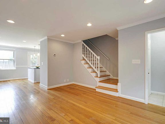3rd image of 3623 S Taylor St