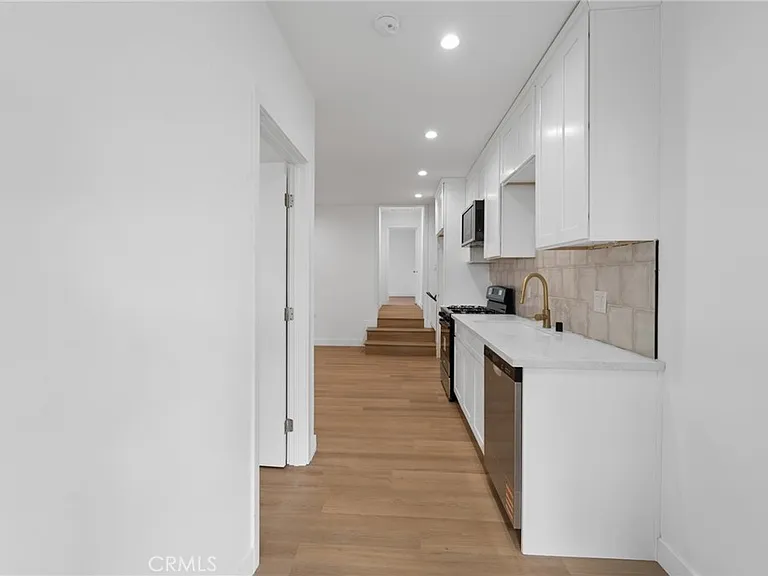 7944 Moorcroft Ave — Photo 3