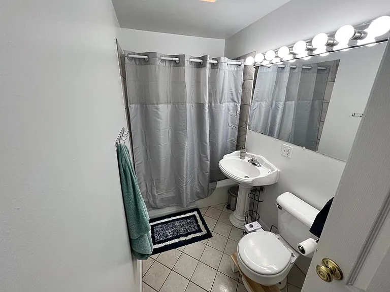 700 W Schubert Ave #2-F — Photo 21