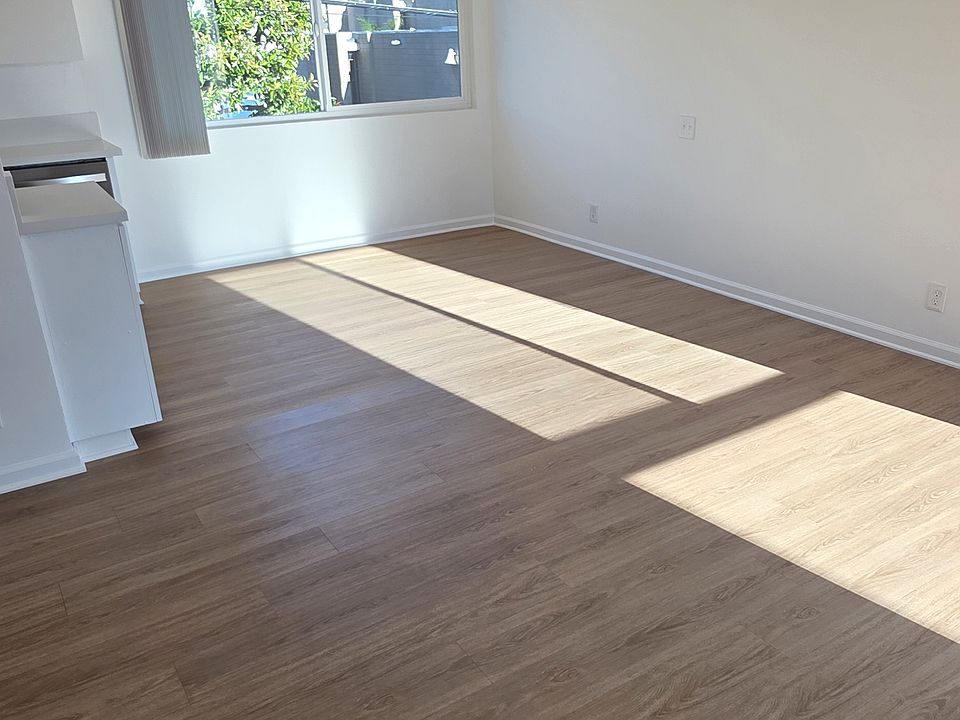 1st image of 1416 Barry Ave APT 204