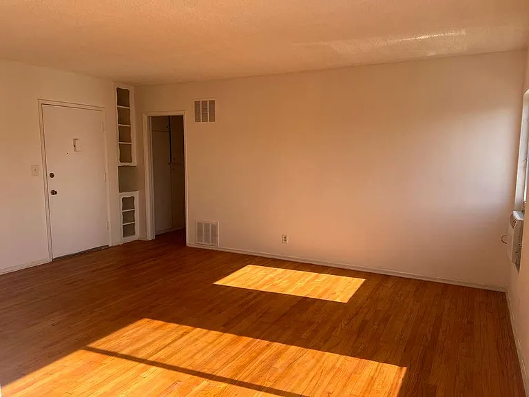 1115 S Holt Ave #4 — Photo 2
