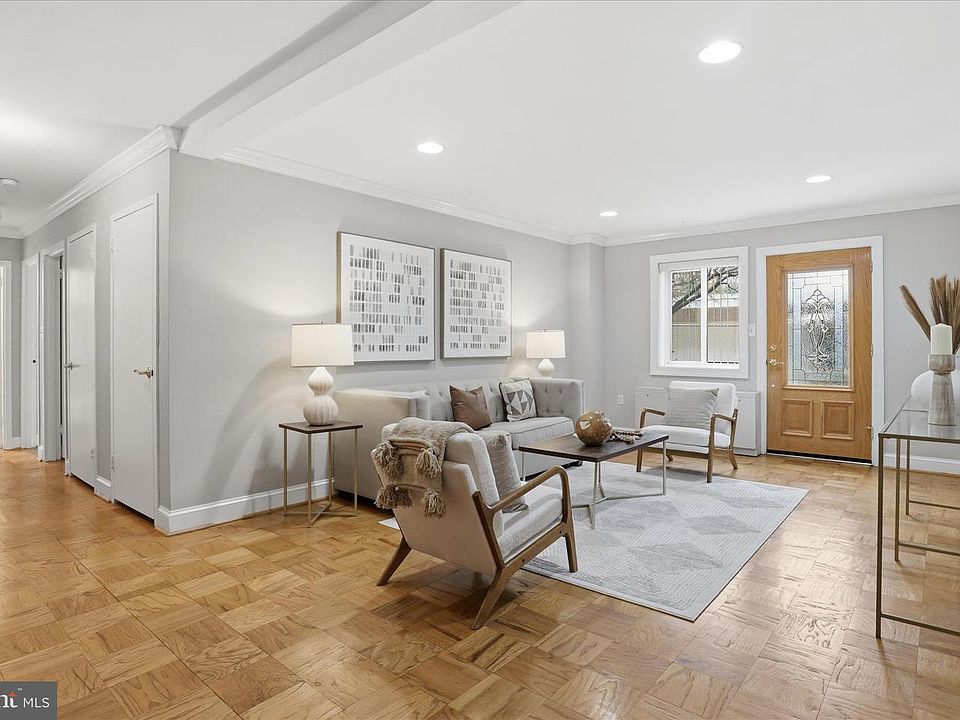 1st image of 200 N Maple Ave APT 212