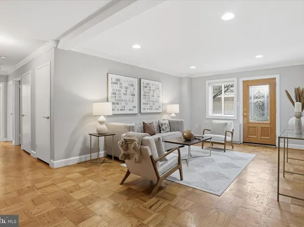 200 N Maple Ave APT 212, Falls Church, VA 22046