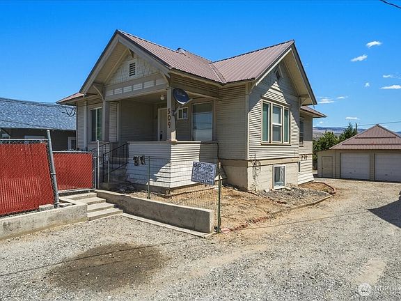 2nd image of 509 Okanogan Avenue