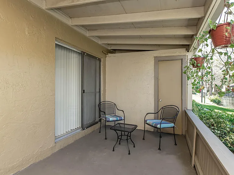 Urban Place Apartments — Photo 69