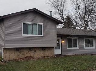 5432 Sinatra Ln, Hanover Park, IL 60133