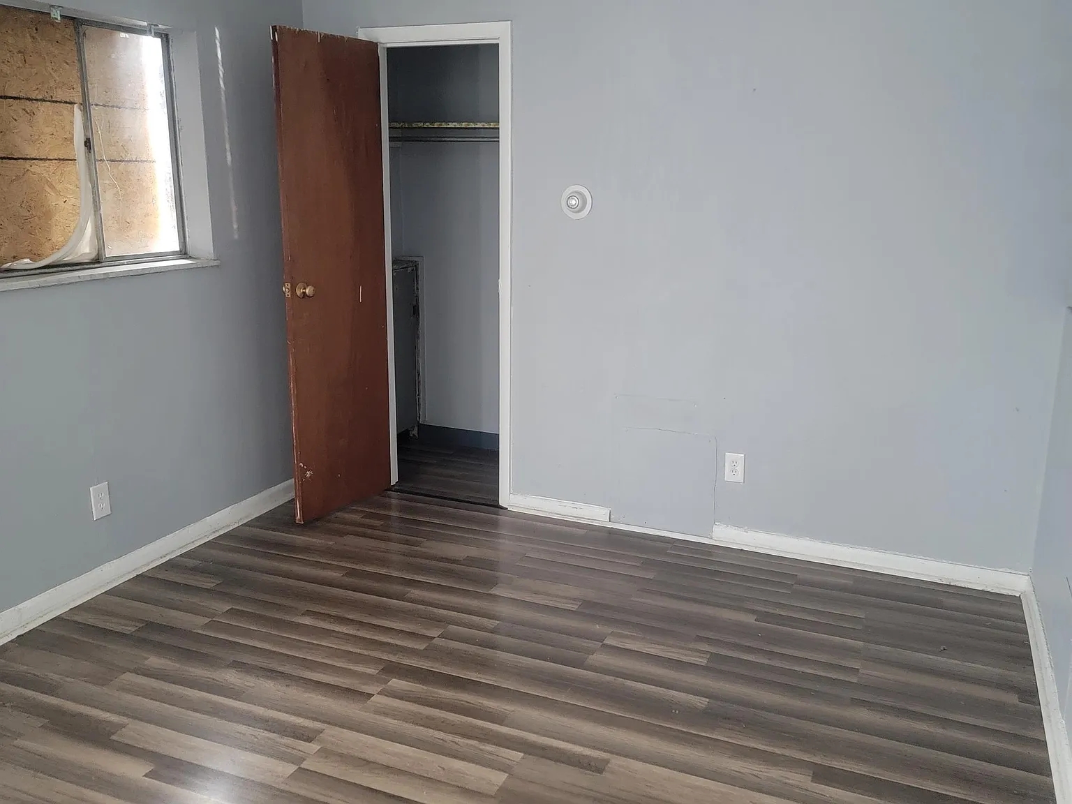 604 West Grand Avenue — Photo 3