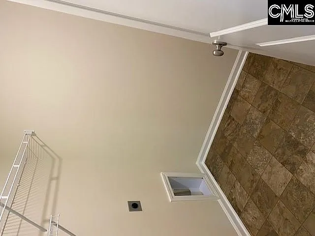 1323 Tamarind Ln — Photo 14