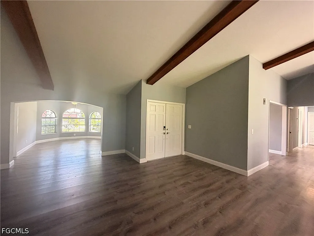 3 bed, 2.0 bath, 2317 sqft, $2,200 — Photo 3