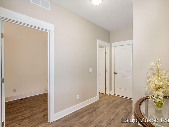3rd image of 224 Hazelnut Dr #44