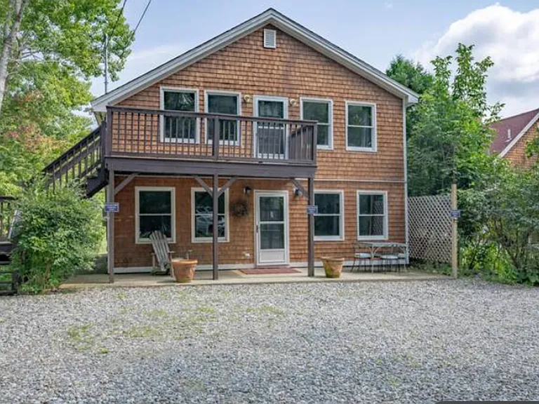 14 Gifford Ln — Photo 2