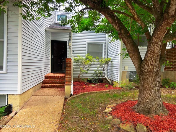 663 Hiddenwood Ct, Jefferson City, MO 65109
