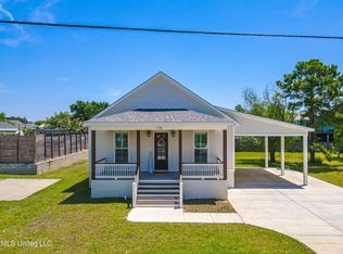 118 Eleanor Ave, Pass Christian, MS 39571