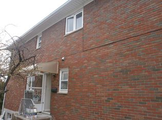 30 Cayuga Ave, Staten Island, NY 10301