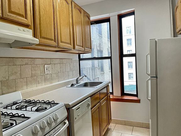5th image of 610 W 150th St #3D
