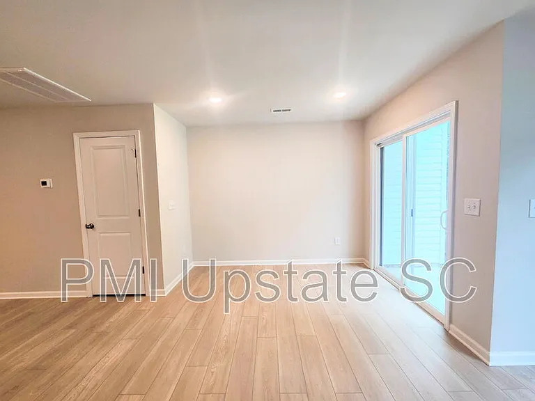 810 Sandbach Rd — Photo 11