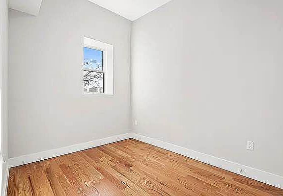 2nd image of 1109 Jefferson Ave APT 1