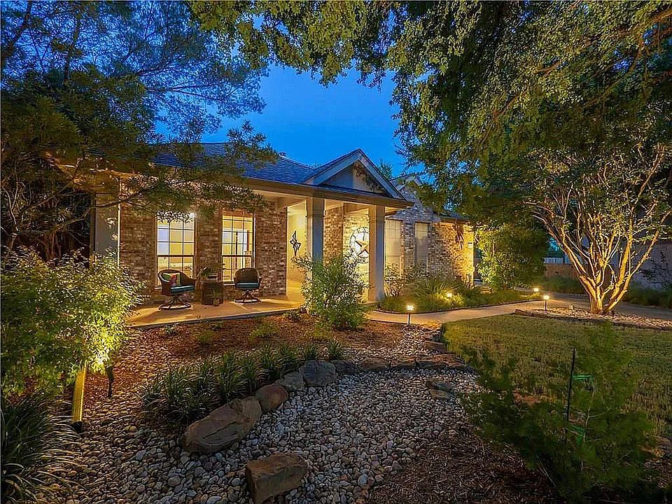 1st image of 2812 Cascade Falls Dr