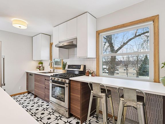 3rd image of 9015 Stanlen Rd