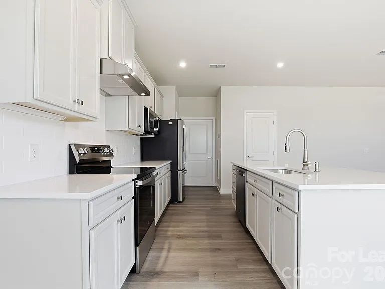 862 Heathway Dr — Photo 6