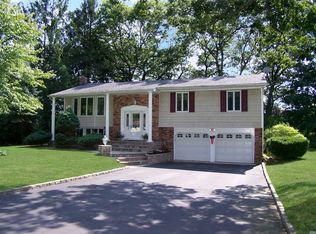 28 Chassyl Rd, Commack, NY 11725