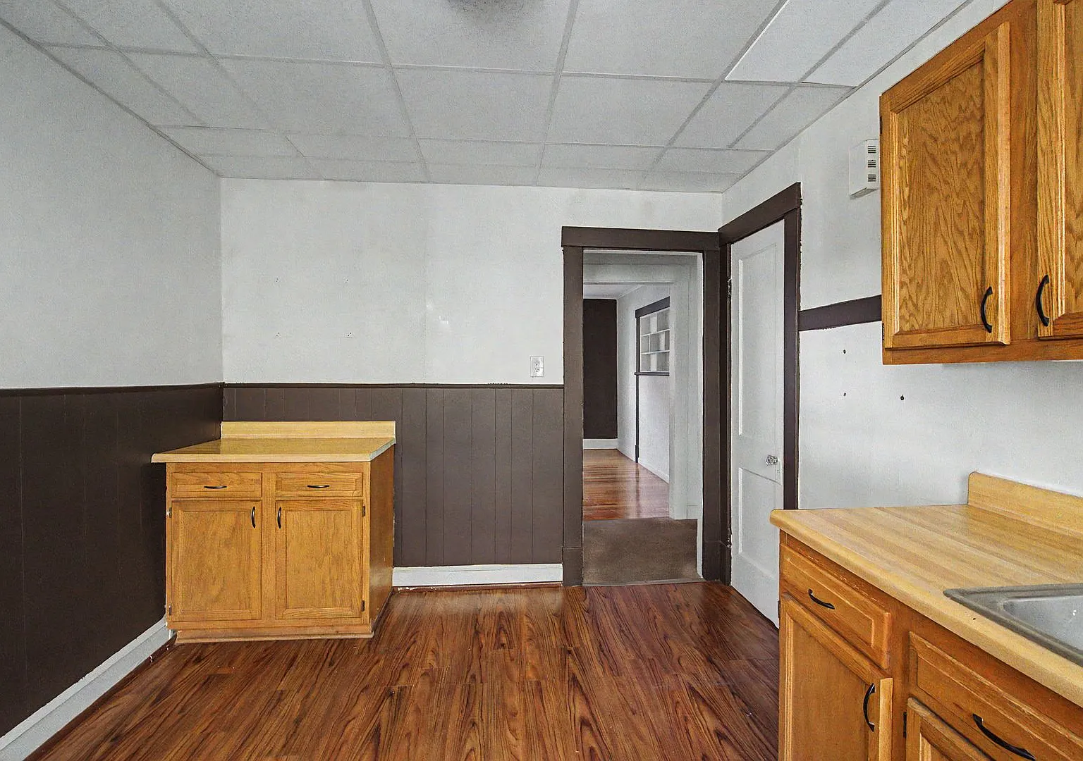 898-902 Main Street — Photo 3