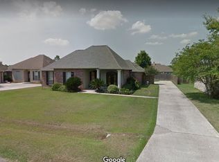 38354 Oakleigh Ln, Prairieville, LA 70769