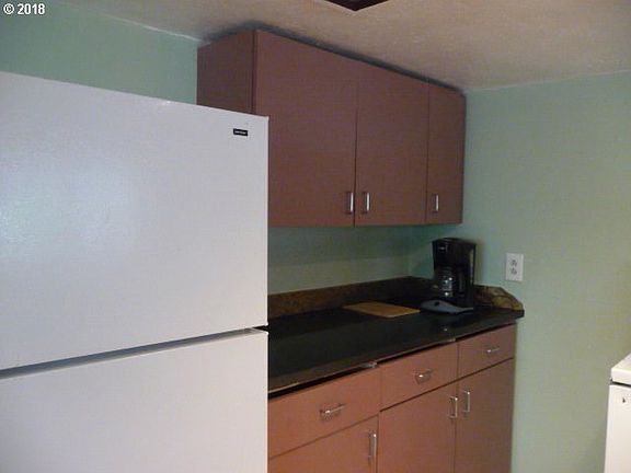 4th image of 3009 Drummond Ave