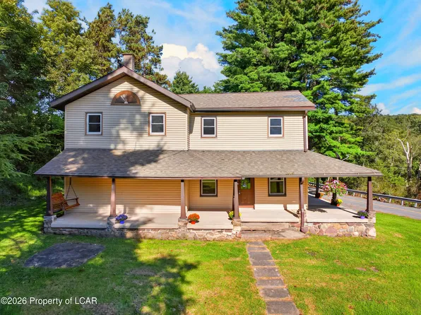 345 Pine Tree Rd, Dallas, PA 18612