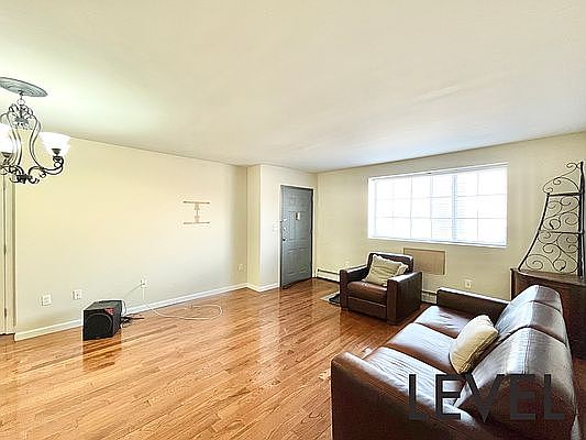 2nd image of 1710 Park Pl #2F