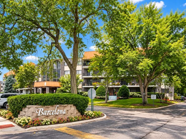 9530 Lamon Ave APT 316, Skokie, IL 60077