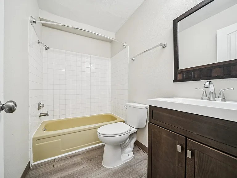 Nicole Apartments — Photo 19