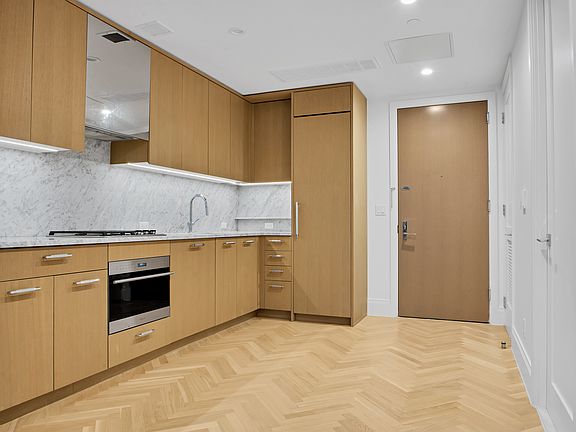 5th image of 300 W 122nd St APT 8P