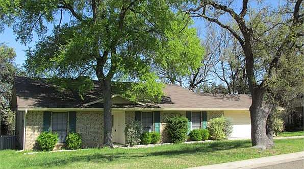 1st image of 2621 River Oaks Dr