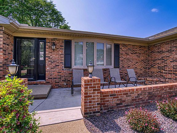 2nd image of 7024 Briar Ct
