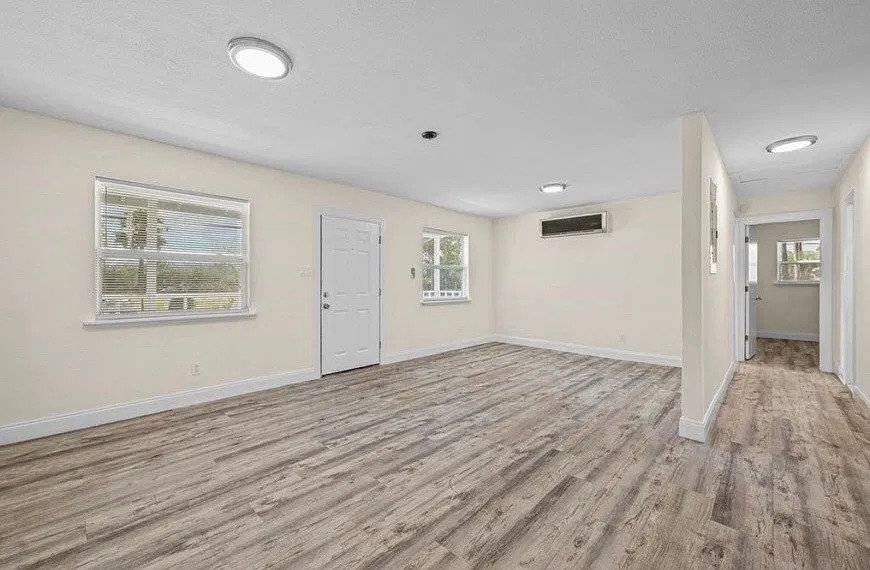 1120 Puryear St — Photo 4