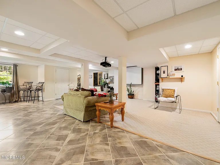 4 Scottsdale Ct — Photo 41