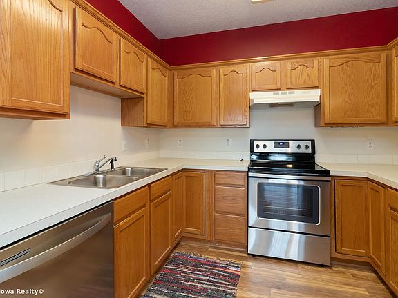 5th image of 950 67th St Unit 324