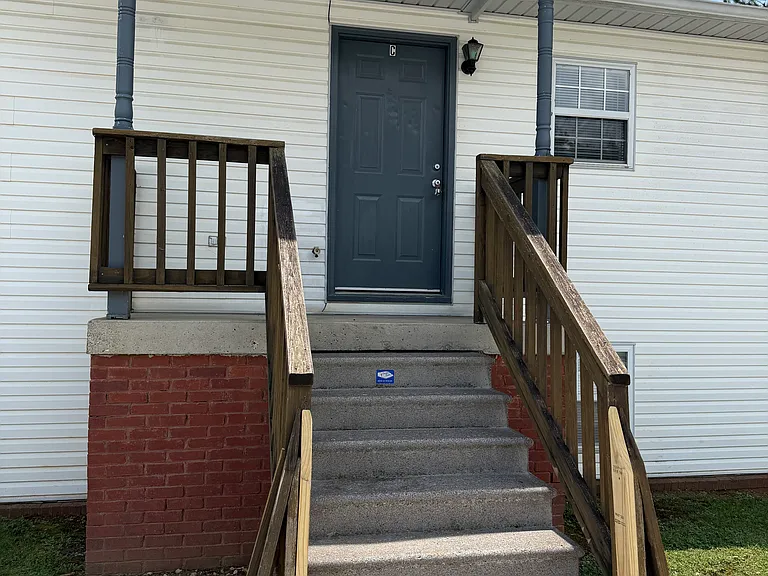16699 Mooresville Rd #C — Photo 1