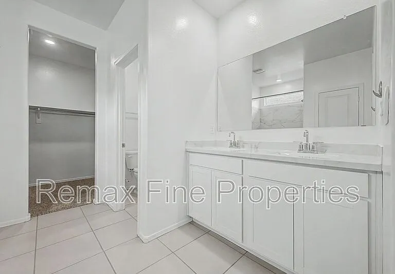 15543 W Desert Hollow Dr — Photo 13
