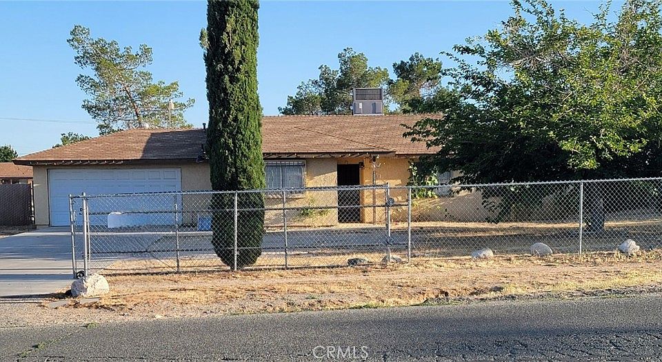 1st image of 15585 Mauna Loa St